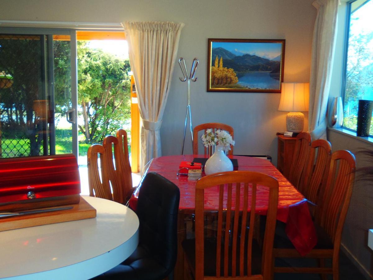 Lakefront Fantail Cottage Lake Hawea, Wanaka المظهر الخارجي الصورة