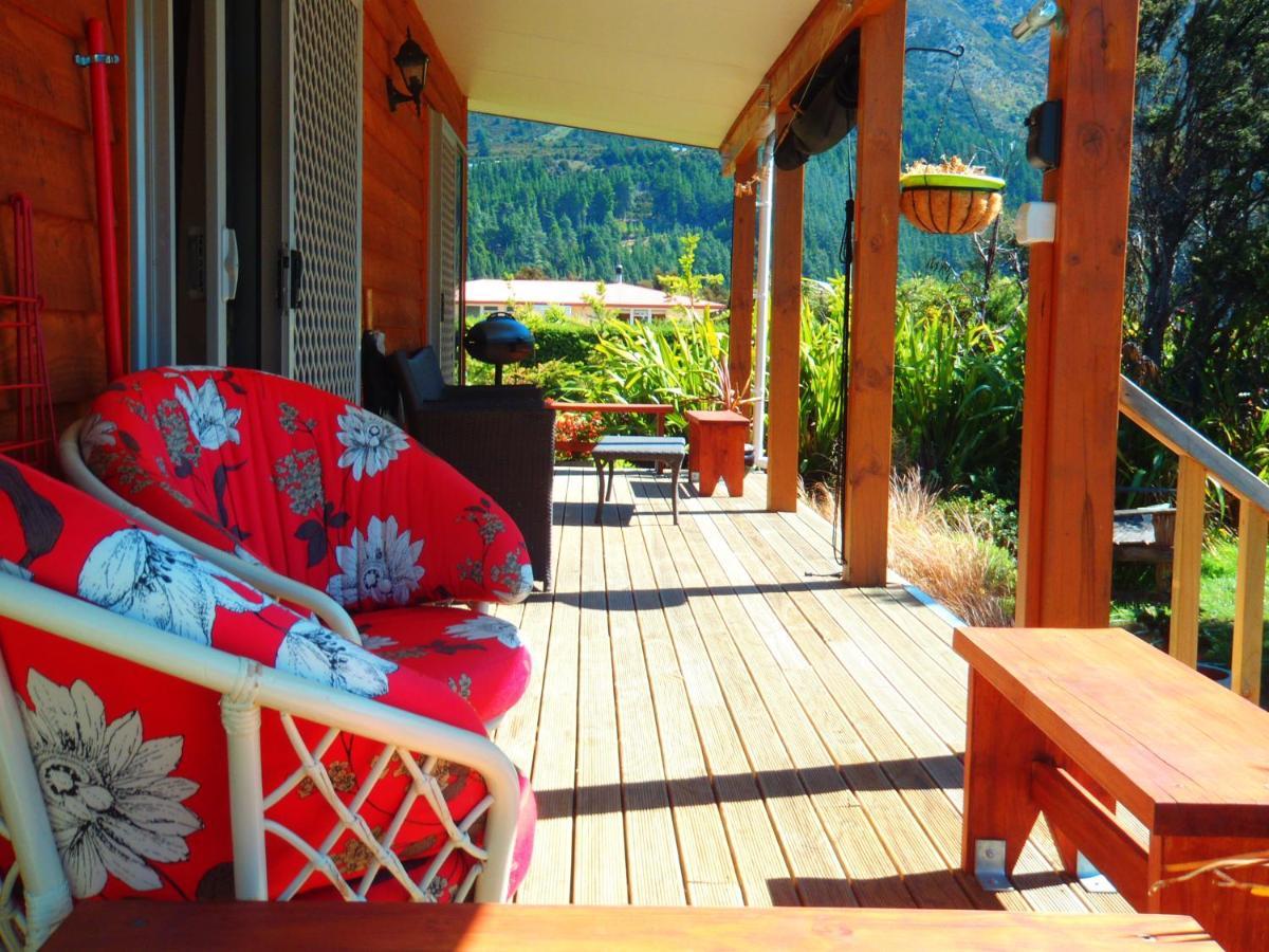 Lakefront Fantail Cottage Lake Hawea, Wanaka المظهر الخارجي الصورة