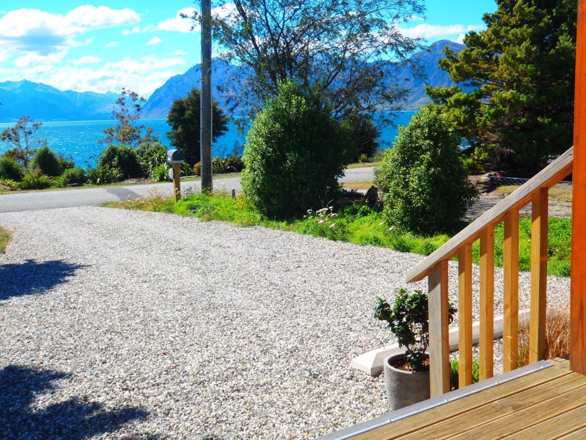 Lakefront Fantail Cottage Lake Hawea, Wanaka المظهر الخارجي الصورة