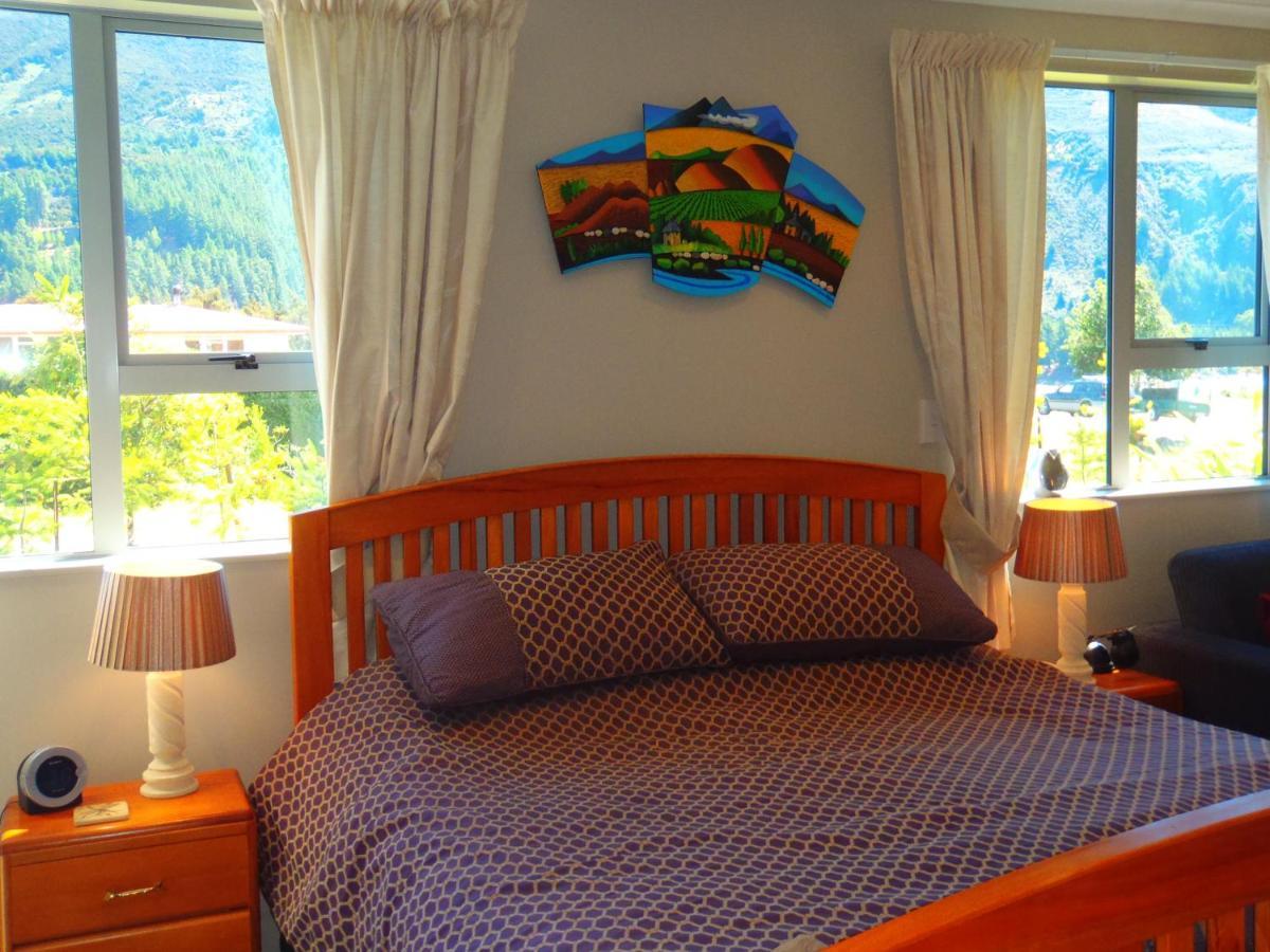 Lakefront Fantail Cottage Lake Hawea, Wanaka المظهر الخارجي الصورة